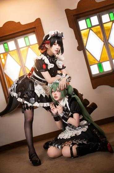 COSPLAY图赏：大马正妹COS《绝区零》鲨鱼妹 比基尼泳装大秀美体